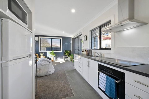 Zoo Villas: Villa Giraffe - Central Wynyard - Accommodation VIC 1