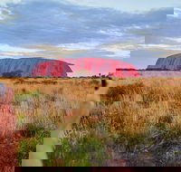 Uluru Ayers Rock Sunset with Outback Barbecue Dinner and Star Tour - Accommodation VIC