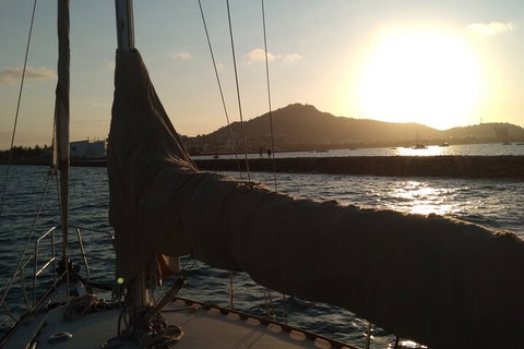 Townsville Small Group Sunset Sail Sailing Cruise Boat Tour Charter Hire - Accommodation VIC 2