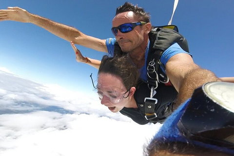 Reef And Rainforest Tandem Sky Dive In Cairns - Accommodation VIC 4