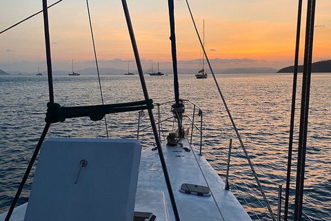 2 Night Small Group Whitsundays Sailing Adventure Aboard Mandrake - Accommodation VIC 2