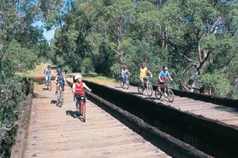 Perth Hills - Wildlife, Art & Gastronomy - Accommodation VIC 2